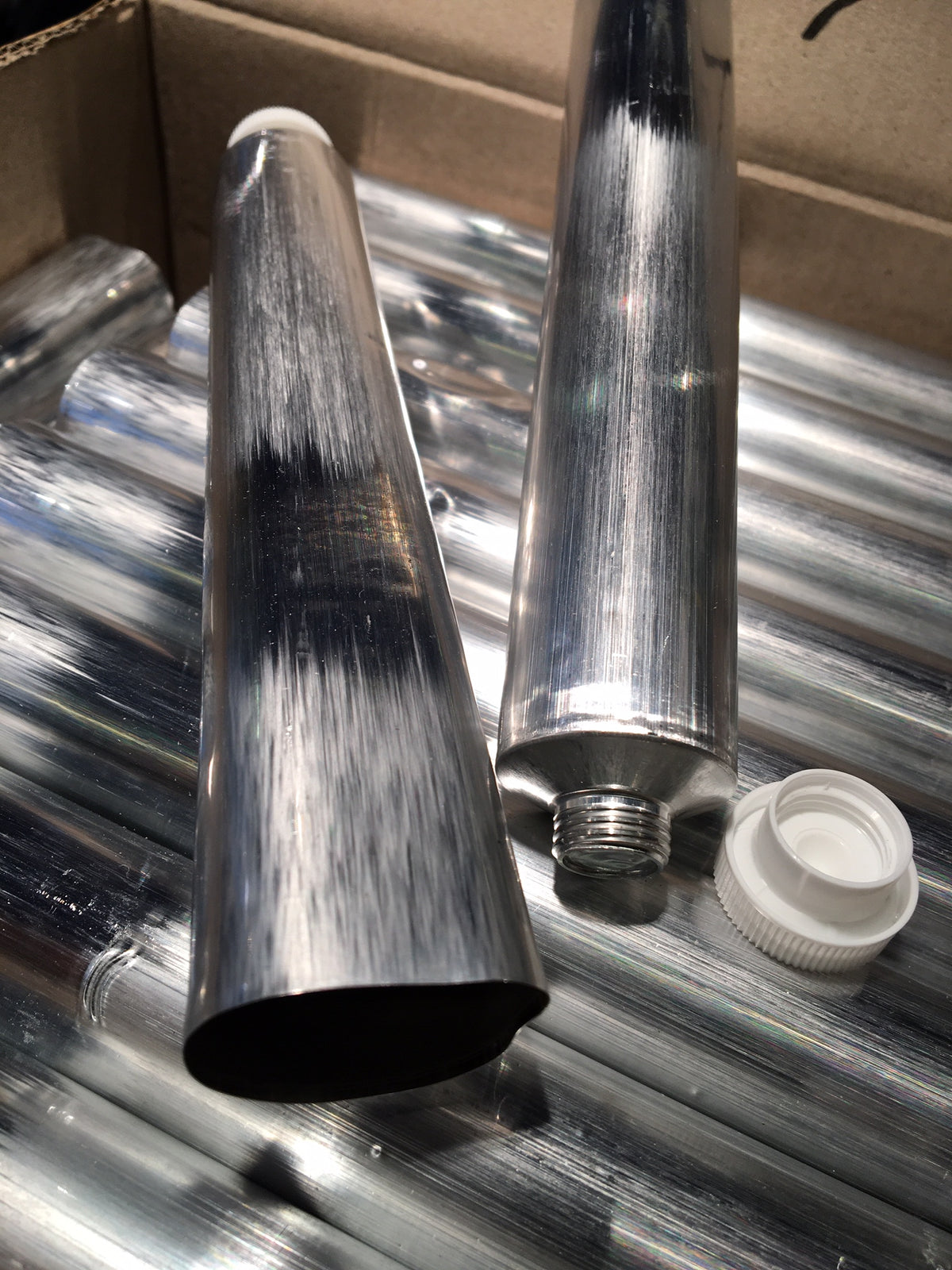 Tom metaltube påfyldning af maling 100ml